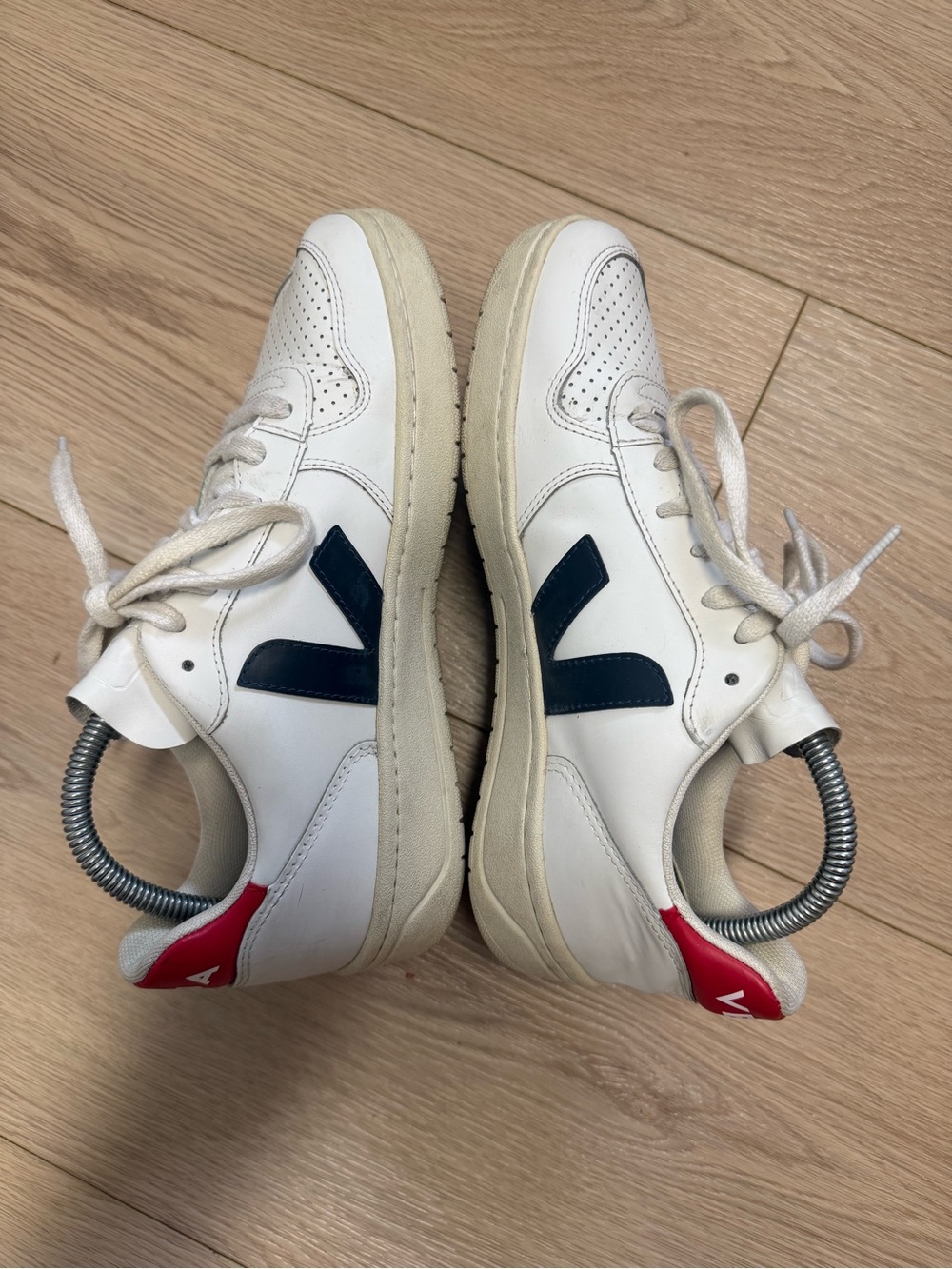 Veja V-10 sneakers in the White Nautico Pekin colorway Woman’s Size 8 - Picture 5 of 8